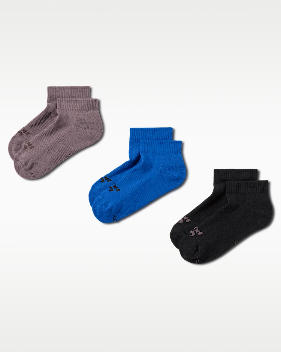 NikeSKIMS Dri-FIT 女子速干运动短袜（3 双） - 多色