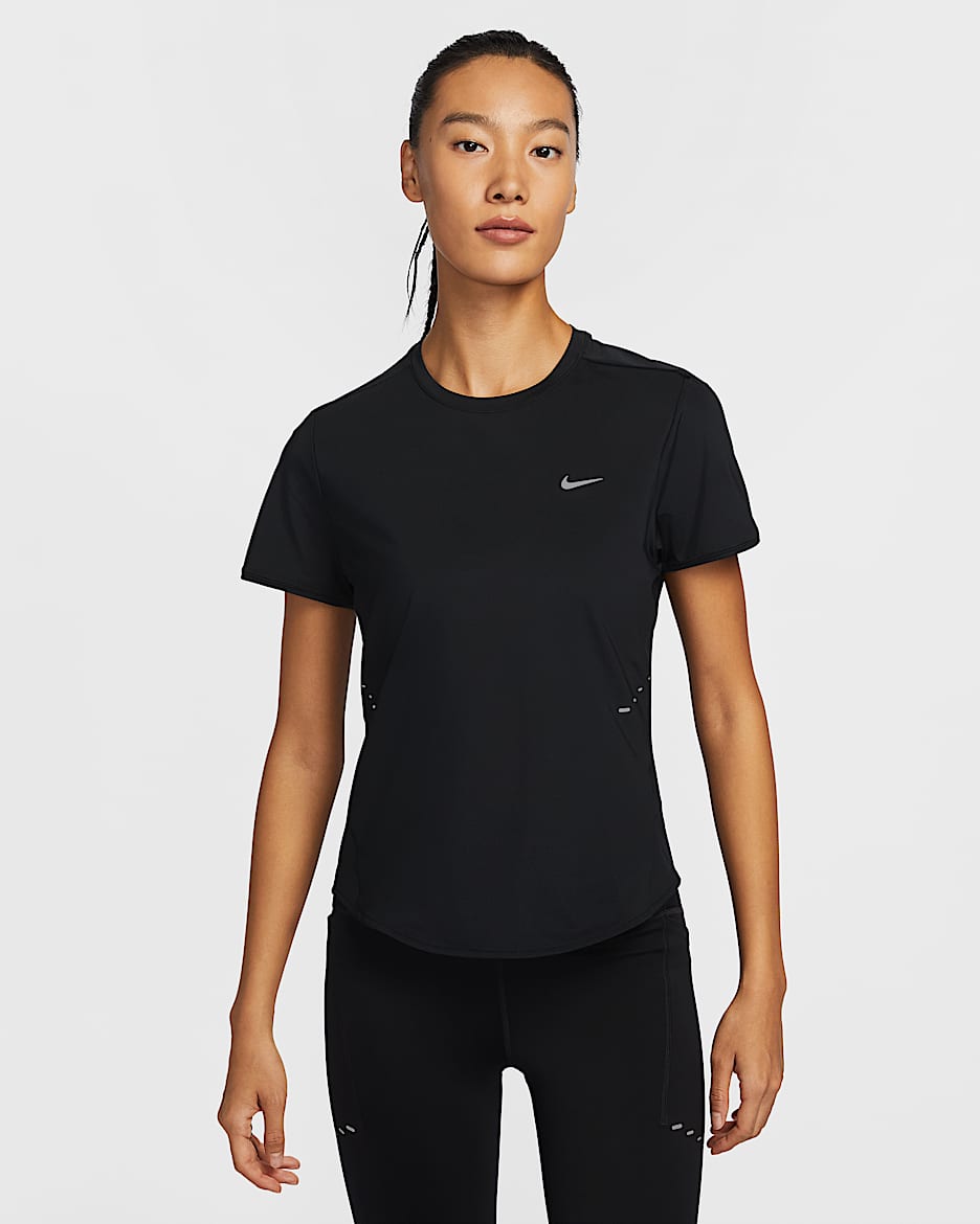 Nike Swift Dri-FIT 女子速干短袖跑步上衣 - 黑