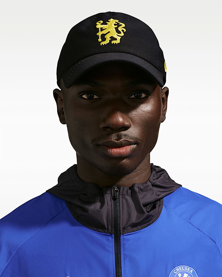 2025/26 赛季切尔西 Nike Club 五片式速干运动帽 - 黑/湛黄