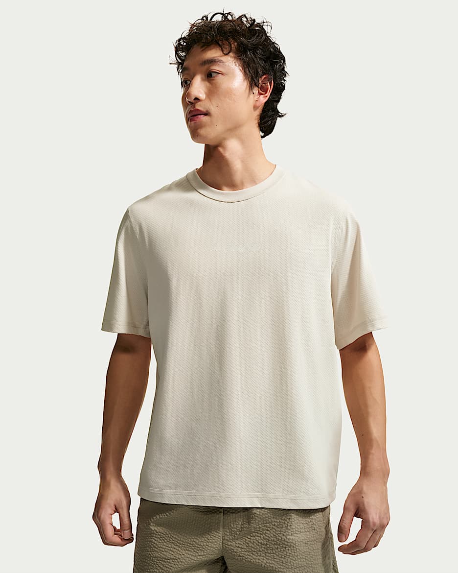 Nike Primary N.A.C. 男子速干训练T恤 - 浅土褐/帆白