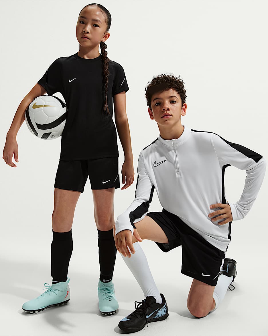 Nike Strike Dri-FIT 大童速干足球短裤 - 黑/白色/白色/白色
