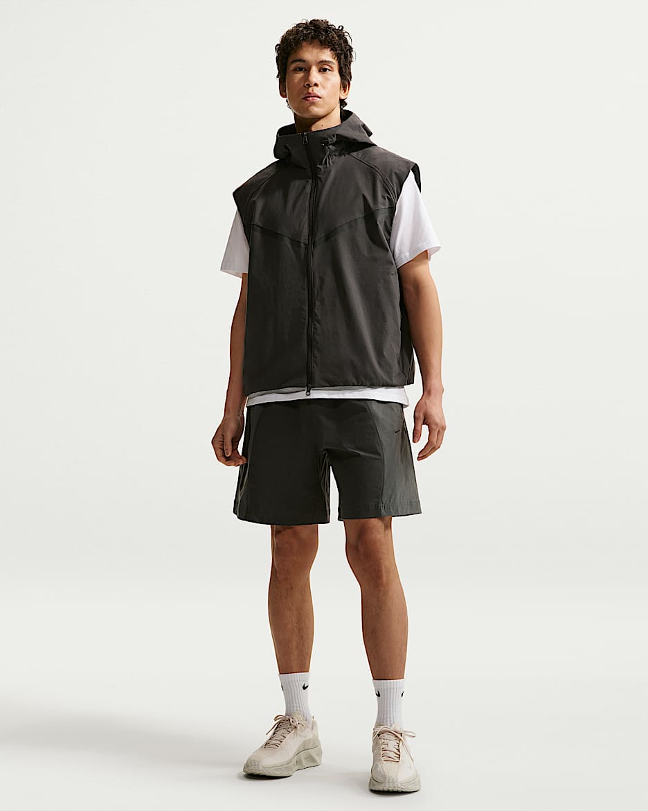 Nike Tech Dri-FIT 男子速干梭织撞色短裤 - 煤黑/铁灰/黑