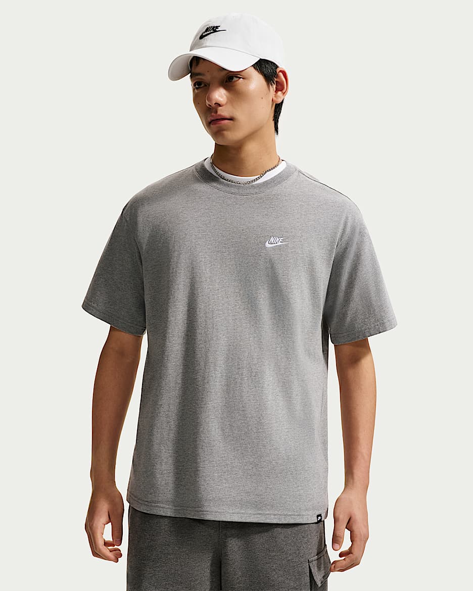 Nike Sportswear Club 男子T恤 - 碳素灰