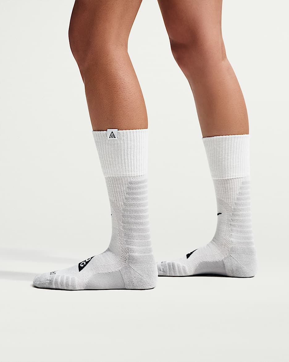 Nike ACG 户外舒适速干中筒运动袜（1 双） - 山峰白/浅烟灰