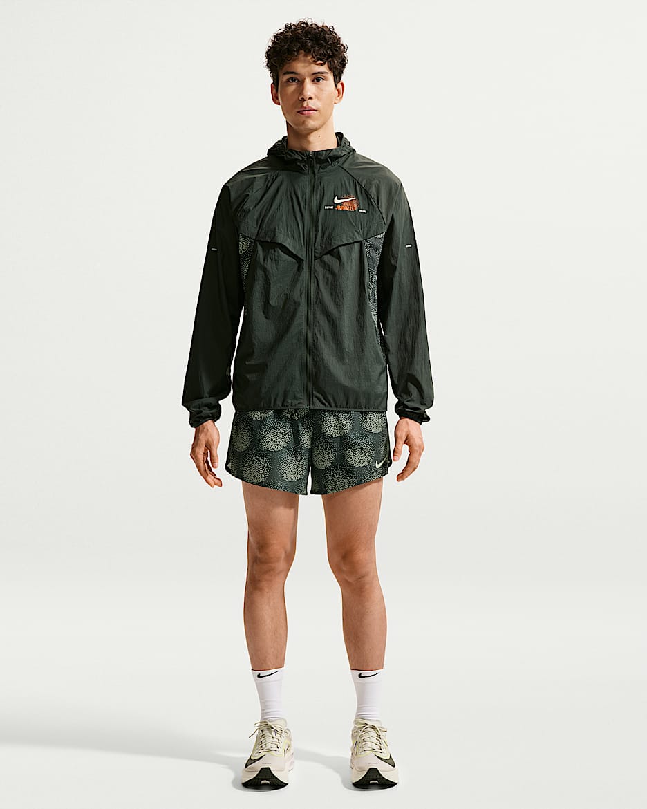 Nike Stride Dri-FIT 男子速干跑步短裤（含衬裤） - 黑云衫绿