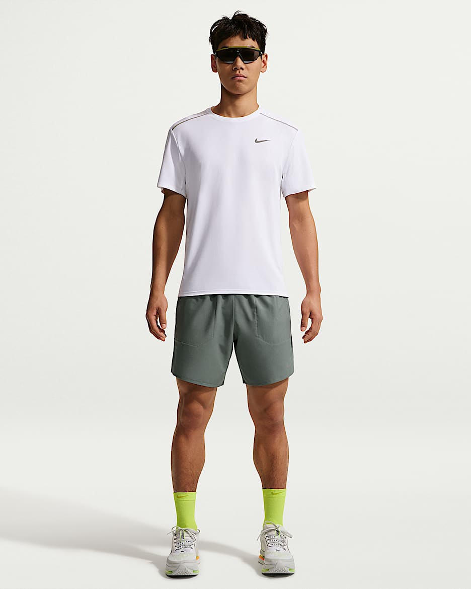Nike Stride Dri-FIT 男子速干二合一跑步短裤 - 烟灰