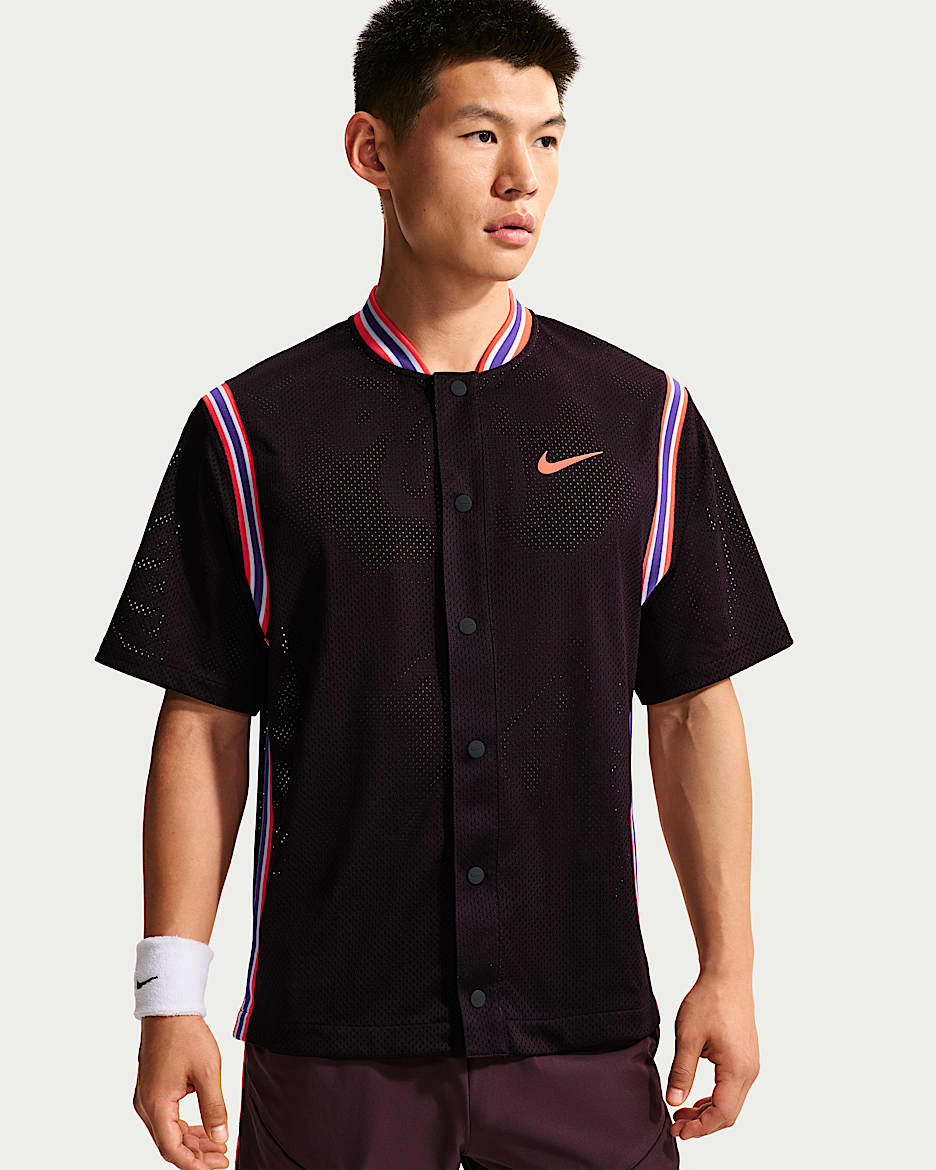 NikeCourt Slam Dri-FIT 卡洛斯·阿尔卡拉斯同款男子速干按扣网球短袖上衣 - 暗调勃艮第酒红/亮深红