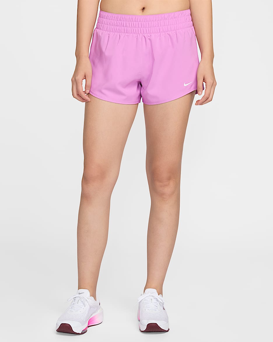 Nike Dri-FIT One 女子速干中腰短裤(含衬裤) - 浅品红/白色