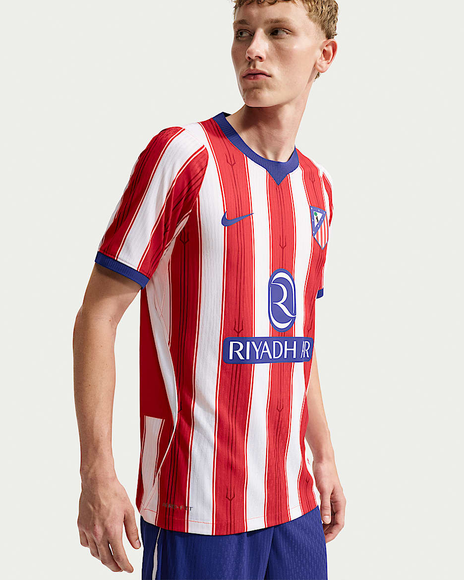 2026/27 赛季马德里竞技主场球员版 Nike Aero-FIT 男子短袖足球球衣 - 白色/大学红/深宝蓝/深宝蓝