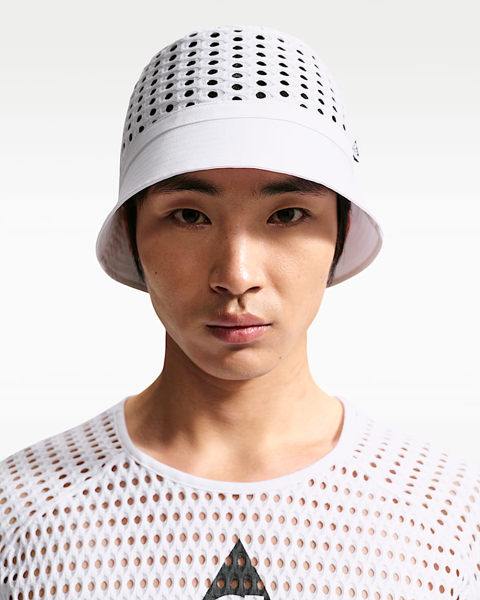 ACG Radical AirFlow Apex Dri-FIT 速干渔夫运动帽 - 白色/白色