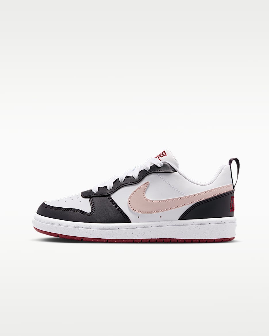 Nike Court Borough Low SE 耐克酷菠萝大童运动鞋 - 白色/暗调勃艮第酒红/深队红/砂岩灰粉