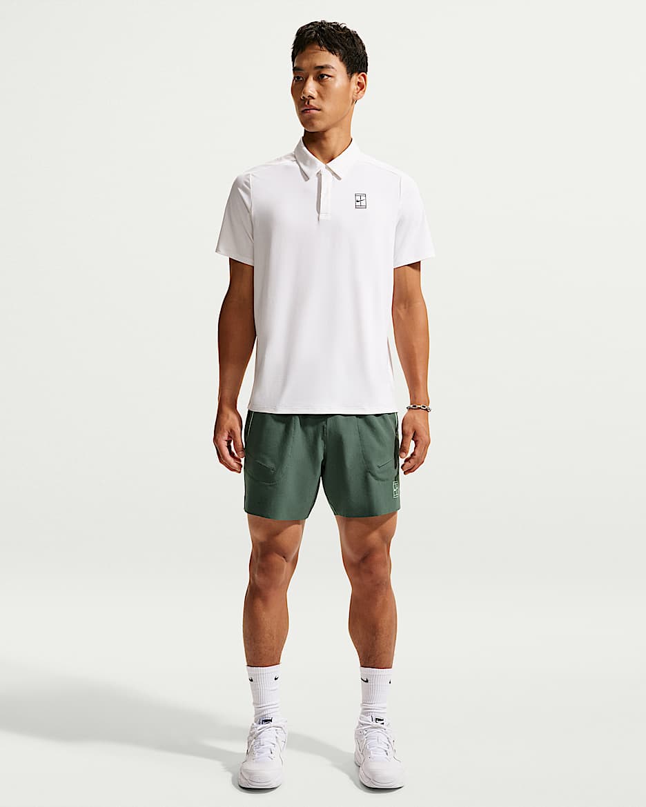 NikeCourt Advantage Dri-FIT 男子速干网球短裤 - 迷彩绿/静谧黄瓜绿/静谧黄瓜绿