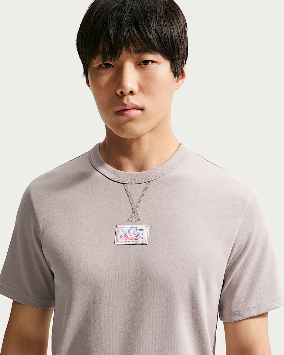 Nike Sportswear Premium Essentials 男子T恤 - 大学灰