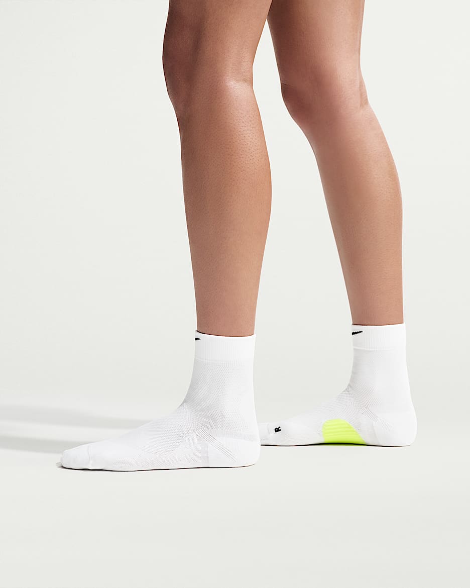 Nike Run Midweight Micro-Crew 耐克女子夜跑系列速干跑步短袜(1 双) - 白色/荧光黄/黑