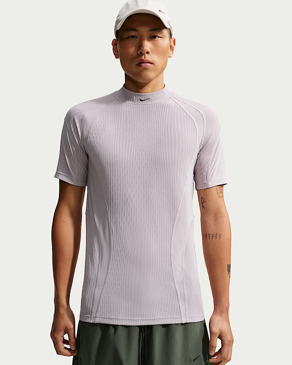 Nike Tech Dri-FIT ADV 男子速干短袖上衣 - 大学灰/黑