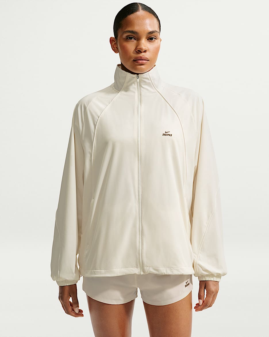 NikeSKIMS Stretch Nylon 女子 Oversize 风速干夹克 - NSKM Actv Ivory/NSKM Actv Ivory/NSKM Actv Ivory