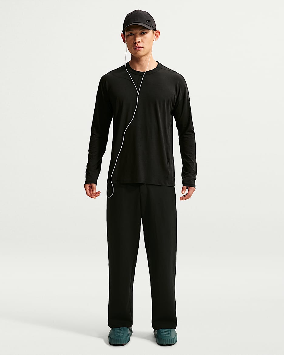 Nike 24.7 ImpossiblySoft Dri-FIT 超感柔软男子速干直筒长裤 - 黑/黑/暗烟灰