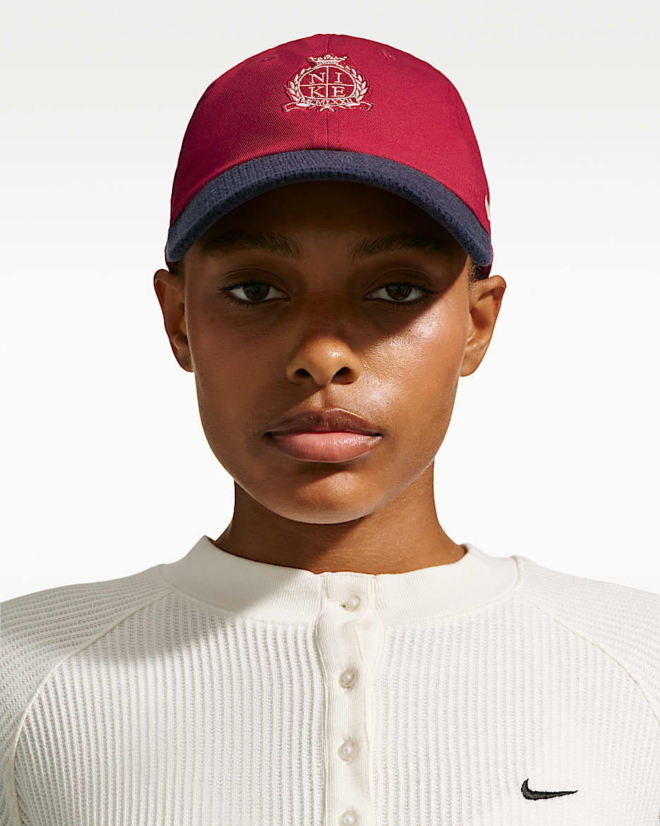 Nike Club 软顶针织运动帽 - 深红/黑曜石色/沙堆白