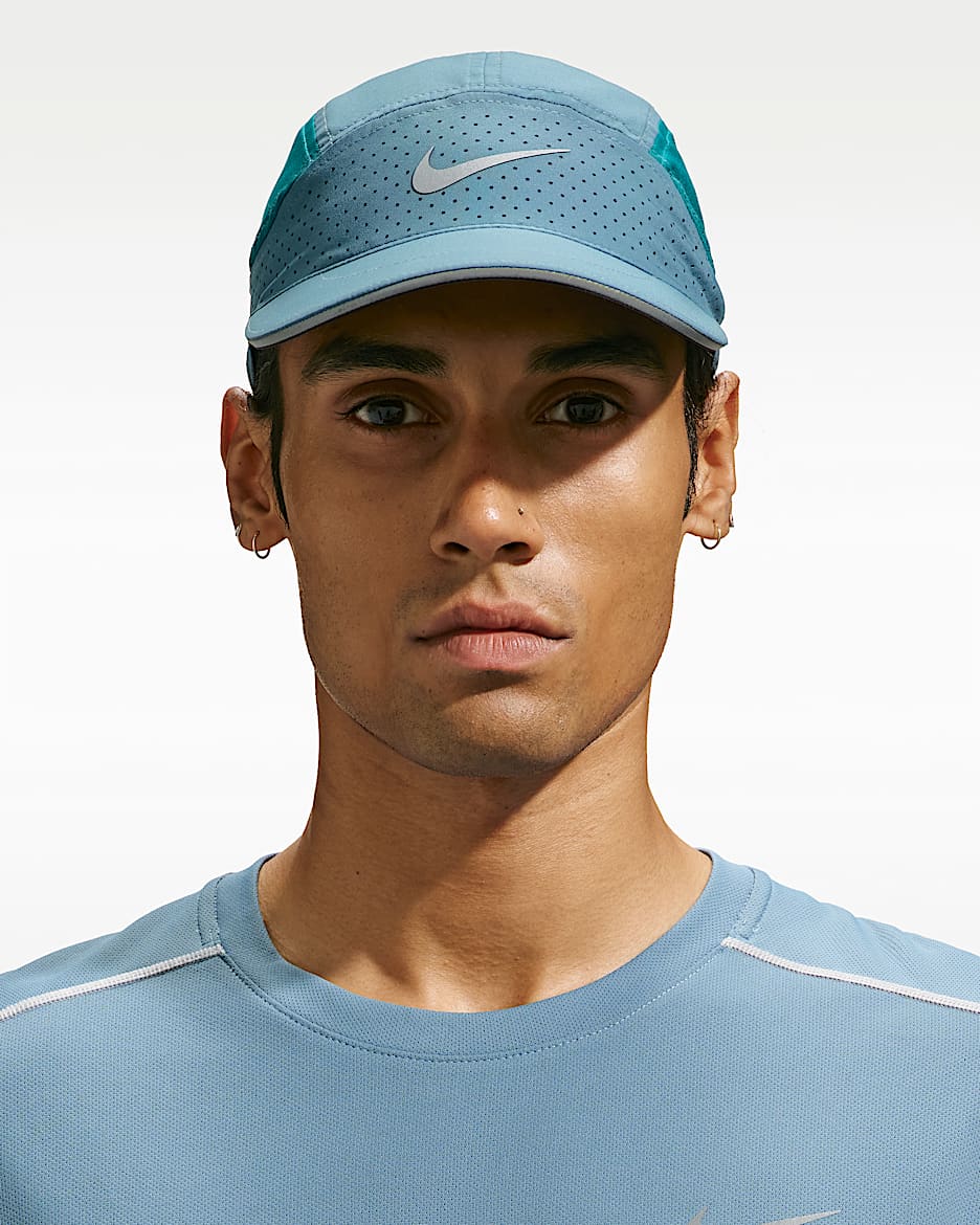 Nike Fly Dri-FIT ADV 软顶速干反光运动帽 - 烟灰蓝/煤黑/亮杉木绿