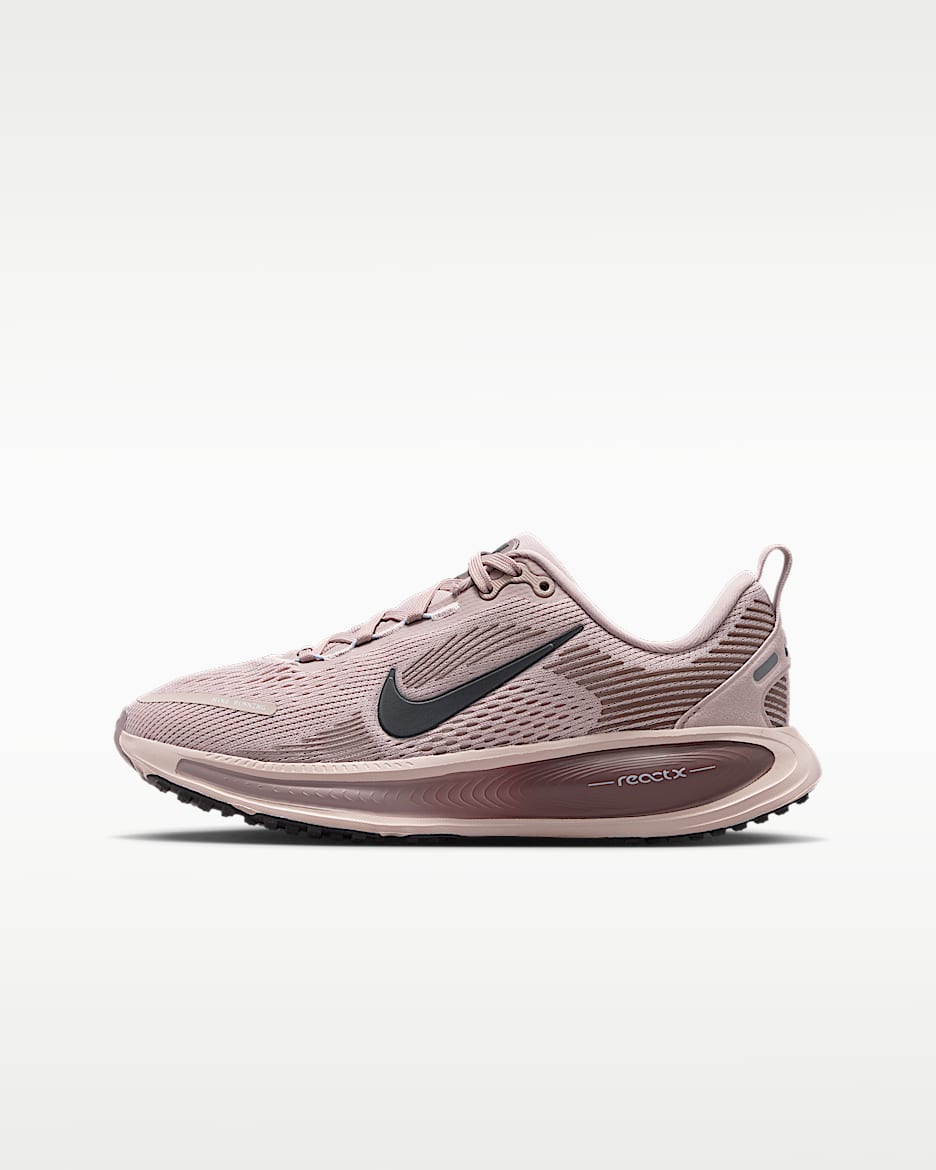 Nike Vomero 18 耐克小迈柔大童公路跑步鞋 - 微粒玫瑰红/砂岩灰粉/图腾黑紫/灰黑