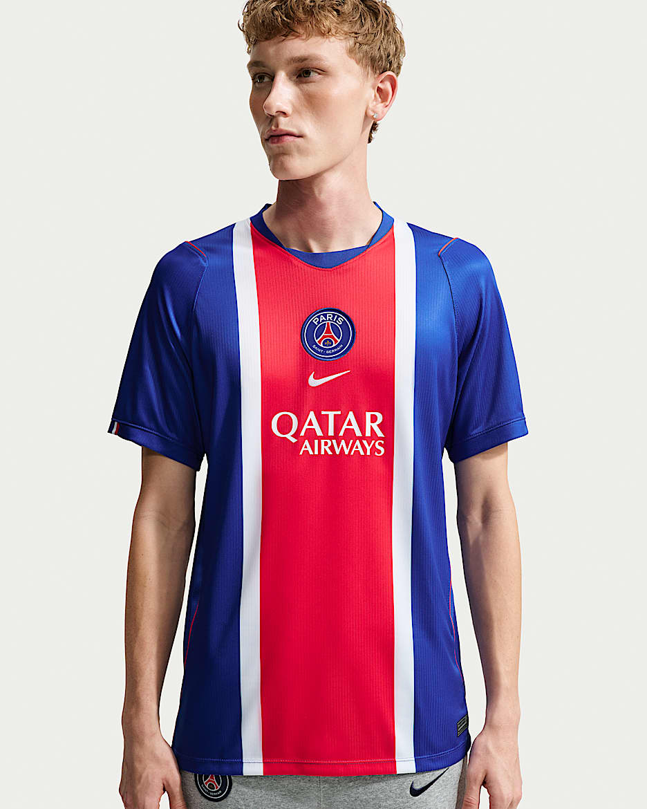 2026/27 赛季巴黎圣日耳曼主场球迷版 Nike Dri-FIT 男子速干短袖足球球衣 - 旧宝蓝/白色/大学红/白色