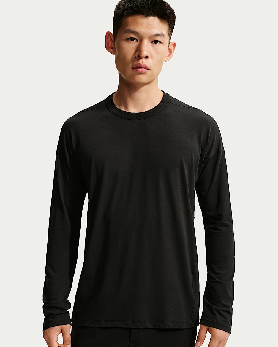 Nike 24.7 ImpossiblySoft Light Dri-FIT 超感柔软男子速干长袖上衣 - 黑/黑/暗烟灰