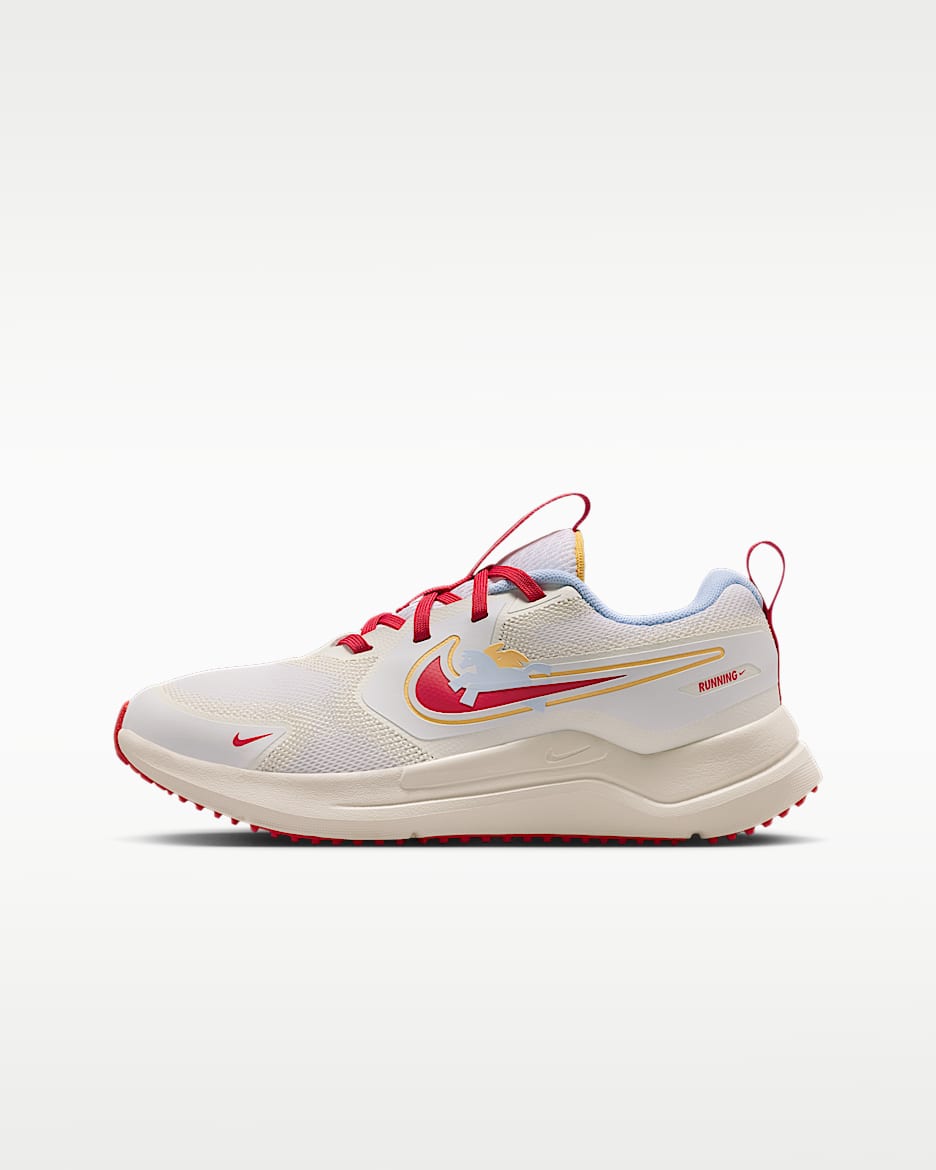 Nike Cosmic Runner 马年限定脱缰系列新年款耐克宇宙一号大童跑步鞋 - 白色/帆白/典雅托帕石色/大学红