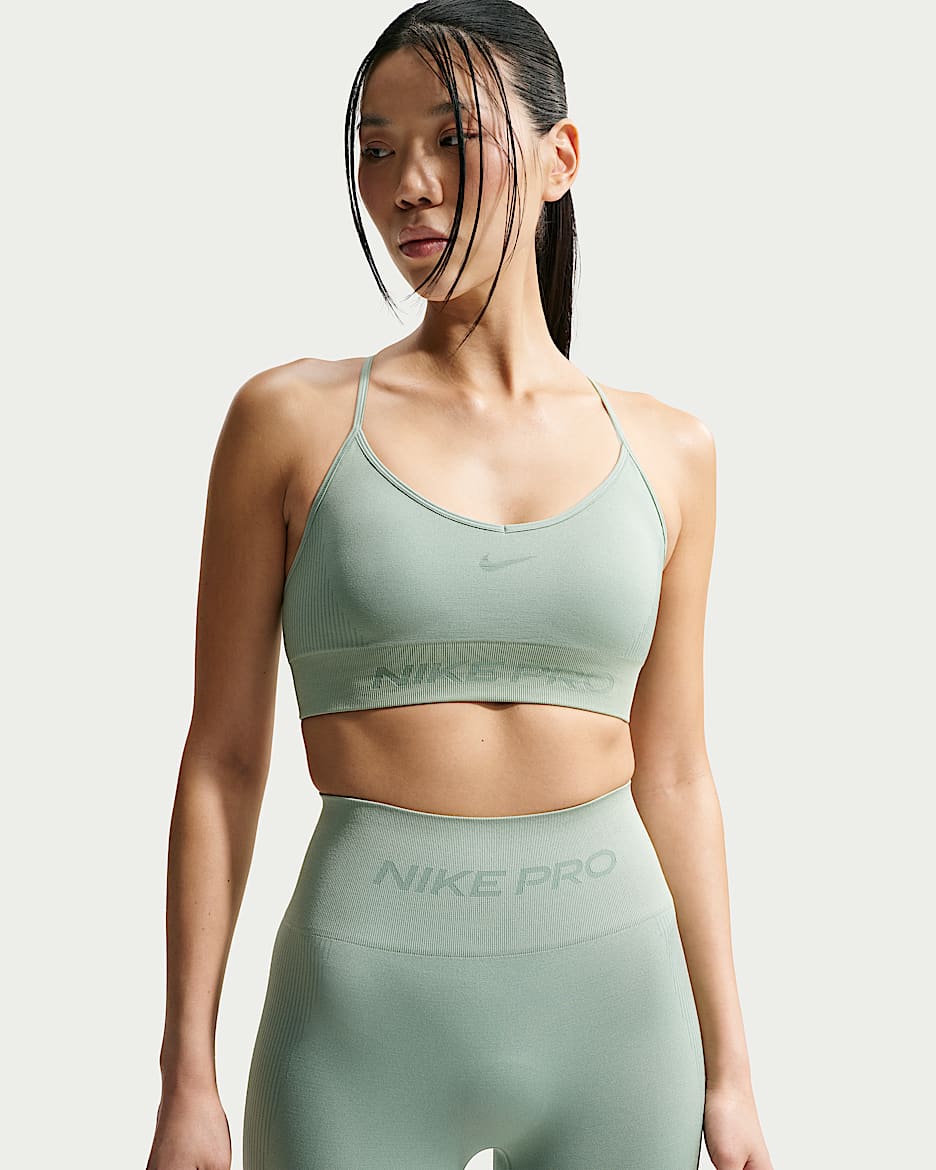 Nike Pro 女子速干低强度支撑衬垫训练内衣 - 温和灰绿