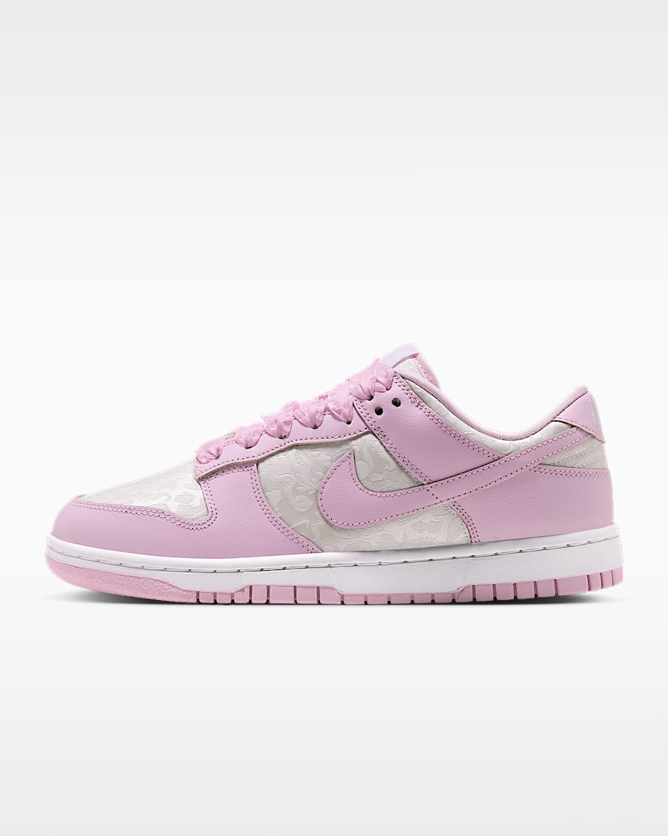 Nike Dunk Low SE 女子运动鞋 - 白色/泡沫粉