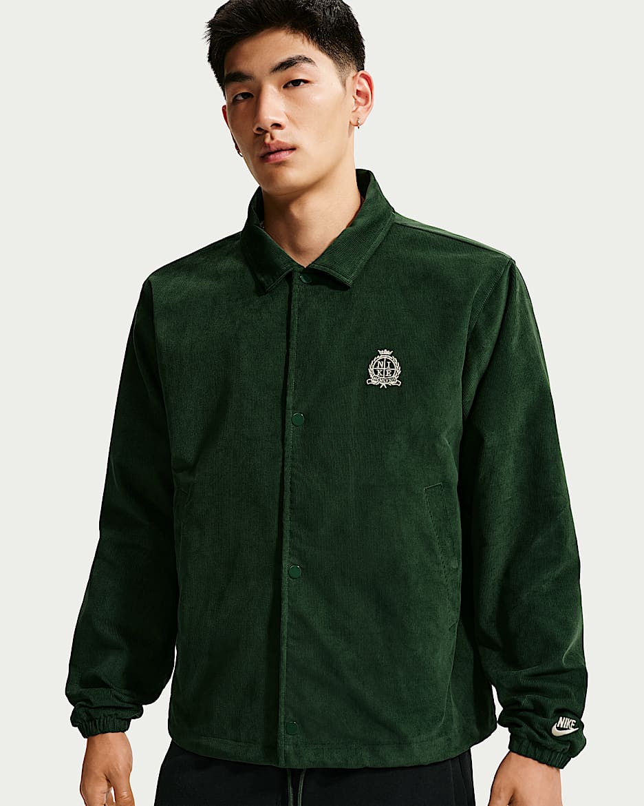 Nike Sportswear Club 男子灯芯绒教练夹克 - 冷杉绿/沙堆白