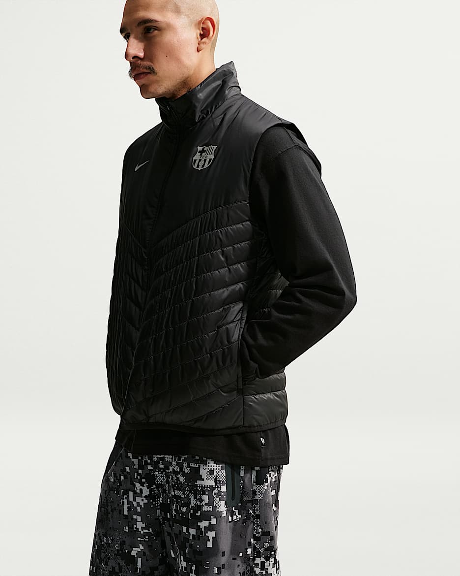 巴萨(巴塞罗那足球俱乐部) Nike Therma-FIT Windrunner 男子拒水足球马甲 - 黑/黑
