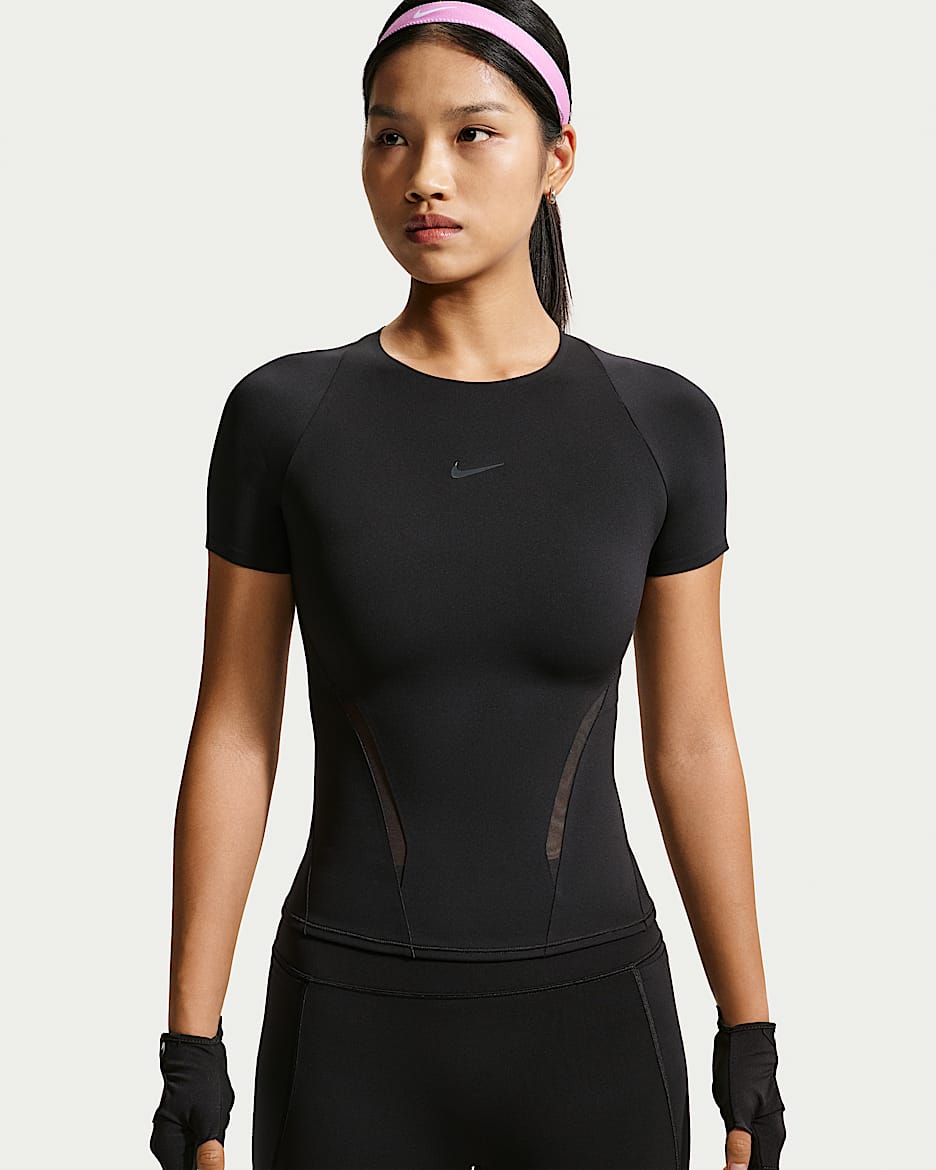 Nike Universa Dri-FIT 女子速干短袖上衣 - 黑/煤黑/暗烟灰
