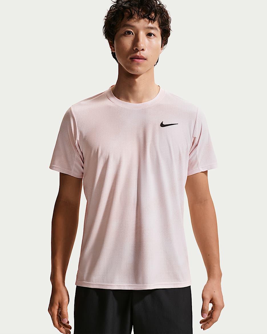 NikeCourt Slam Dri-FIT ADV 卡洛斯·阿尔卡拉斯同款男子速干短袖网球上衣 - 珍珠粉/砂岩灰粉/黑