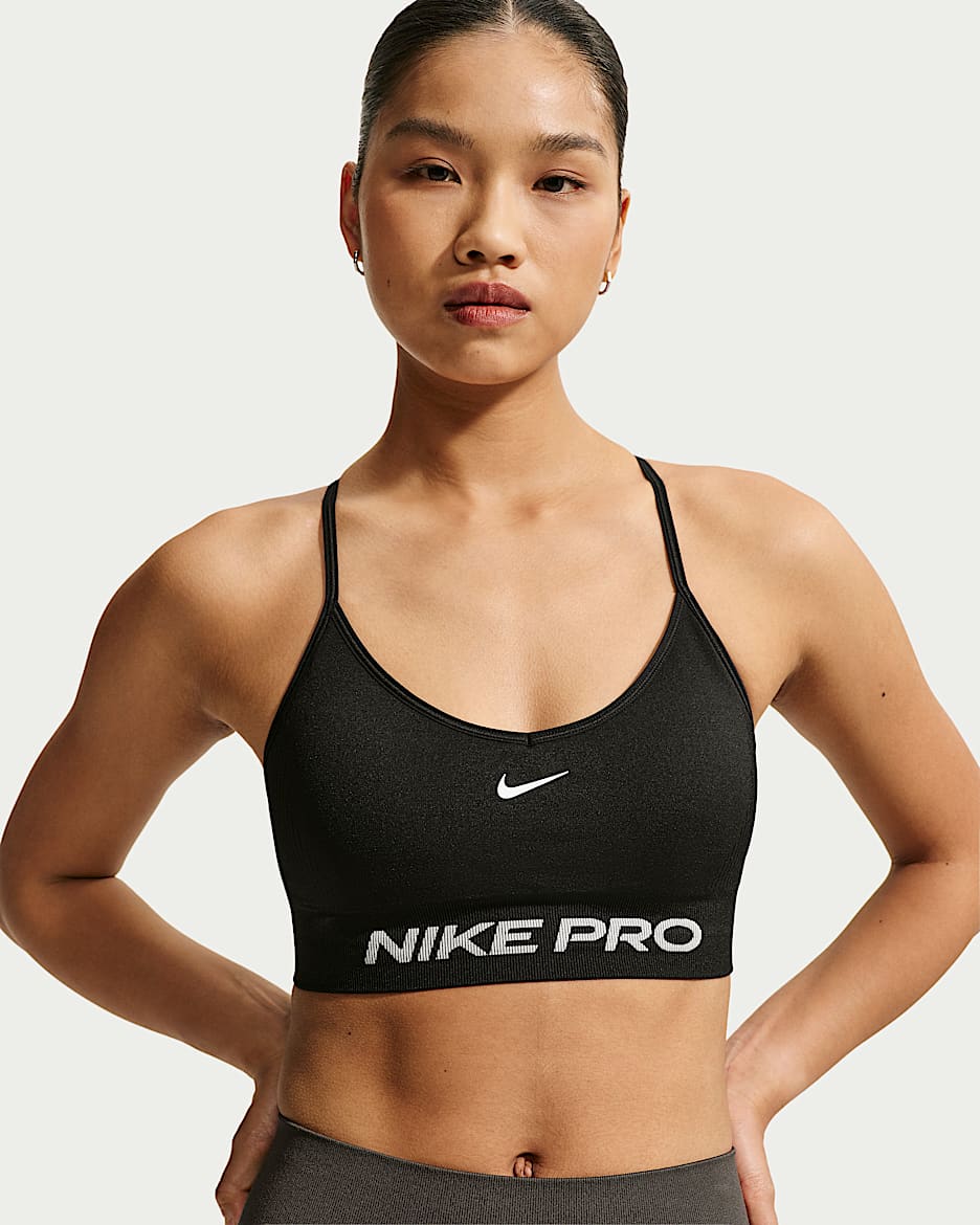 Nike Pro 女子速干低强度支撑衬垫训练运动内衣 - 黑/白色