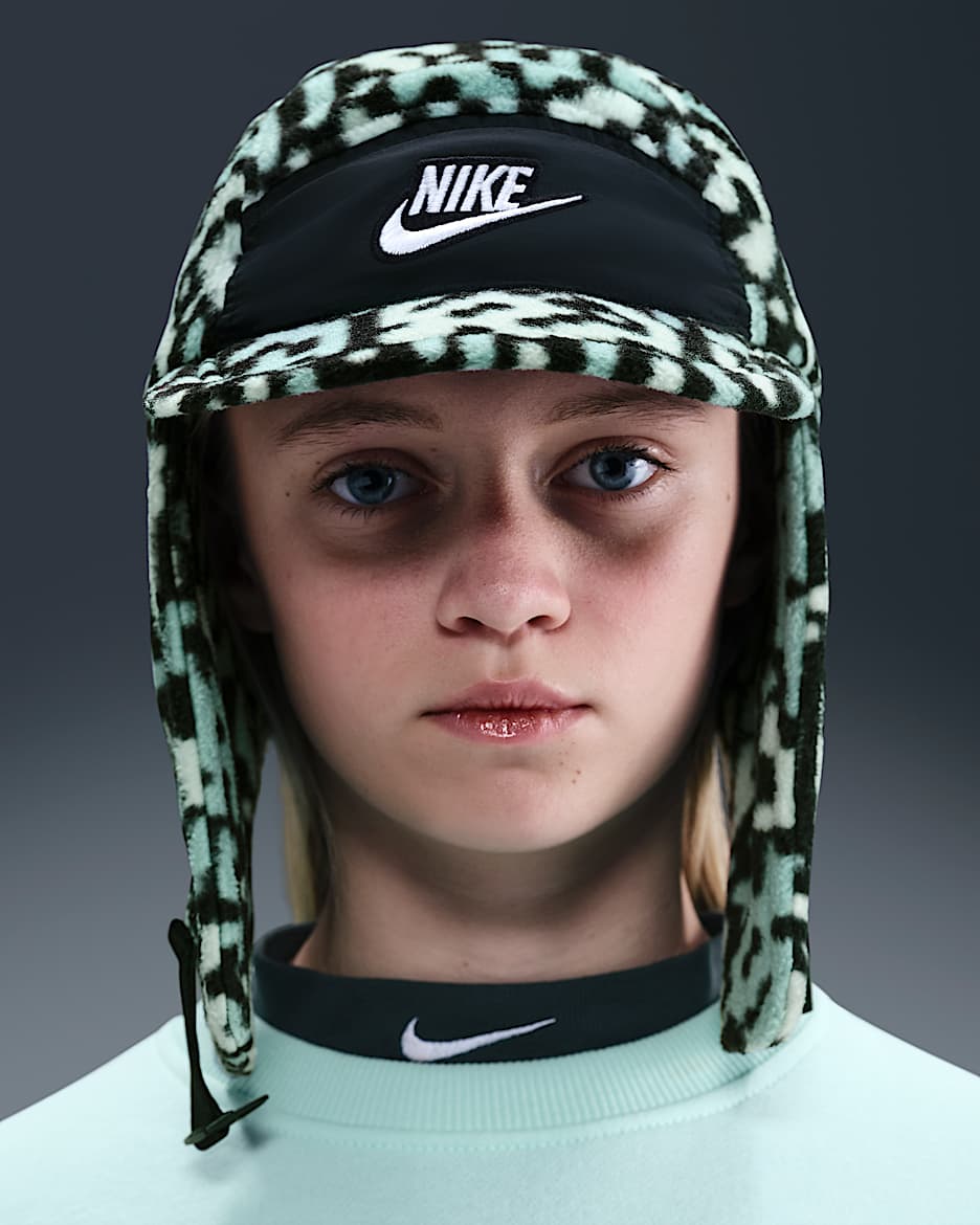 Nike Fly 大童摇粒绒软顶户外运动帽 - 黑/白色