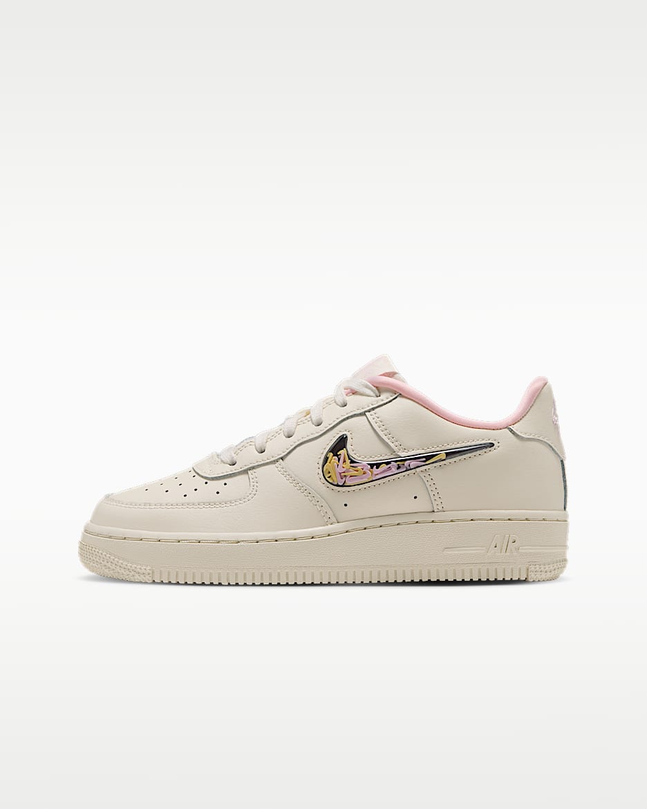 Nike Air Force 1 LV8 大童空军一号运动鞋 - 淡象牙白/淡象牙白/泡沫粉/浅巧克力色