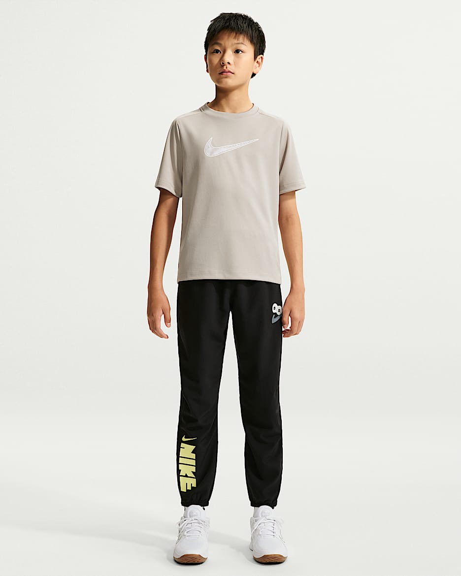 Nike Multi Dri-FIT 大童(男孩)速干长裤 - 黑