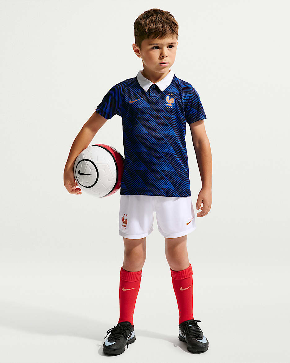 2026 赛季法国队主场球迷版 Nike 幼童足球短袖T恤、短裤和足球袜套装 - 游戏宝蓝/黑蓝/白色/金属铜