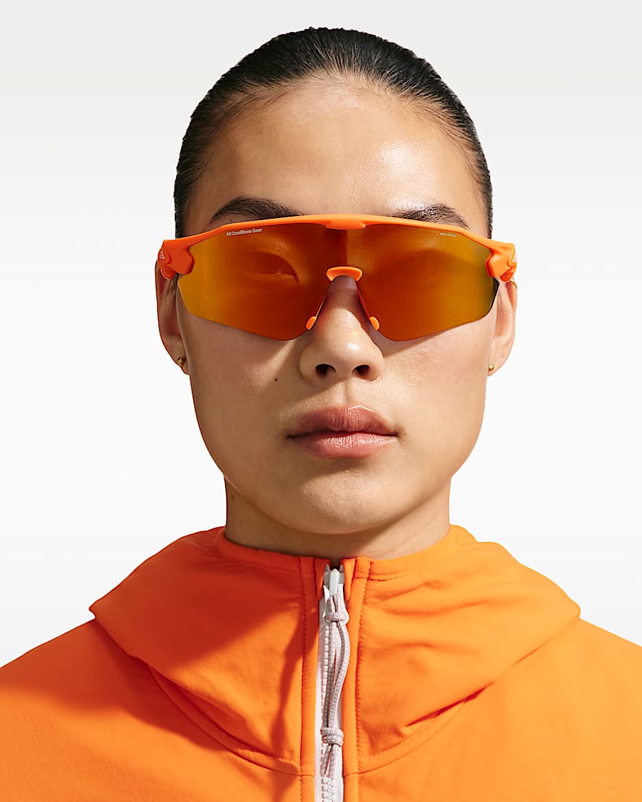 Nike ACG Vista Peak 太阳镜 - 安全橙/苍野灰