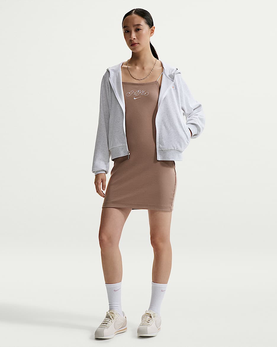 Nike Sportswear Chill Knit 女子紧身细罗纹连衣裙 - 貂棕