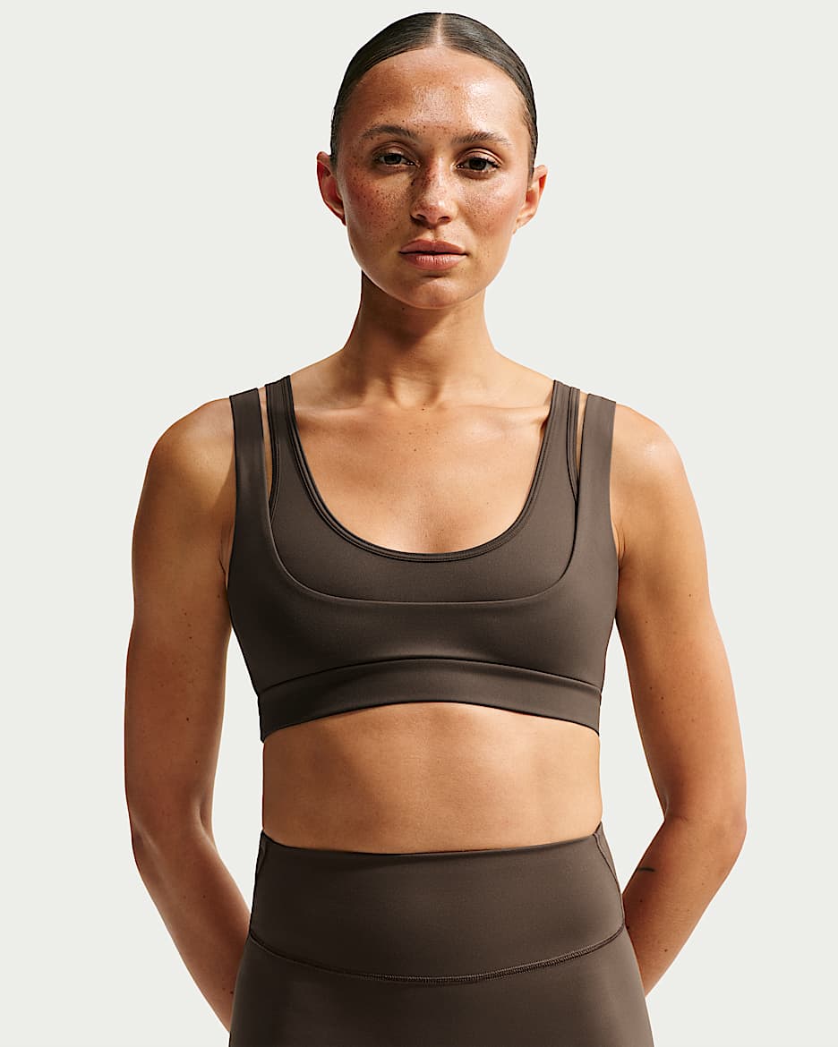 NikeSKIMS Matte 女子速干双肩带大圆领运动内衣 - NSKM Dark Sepia/NSKM Dark Sepia