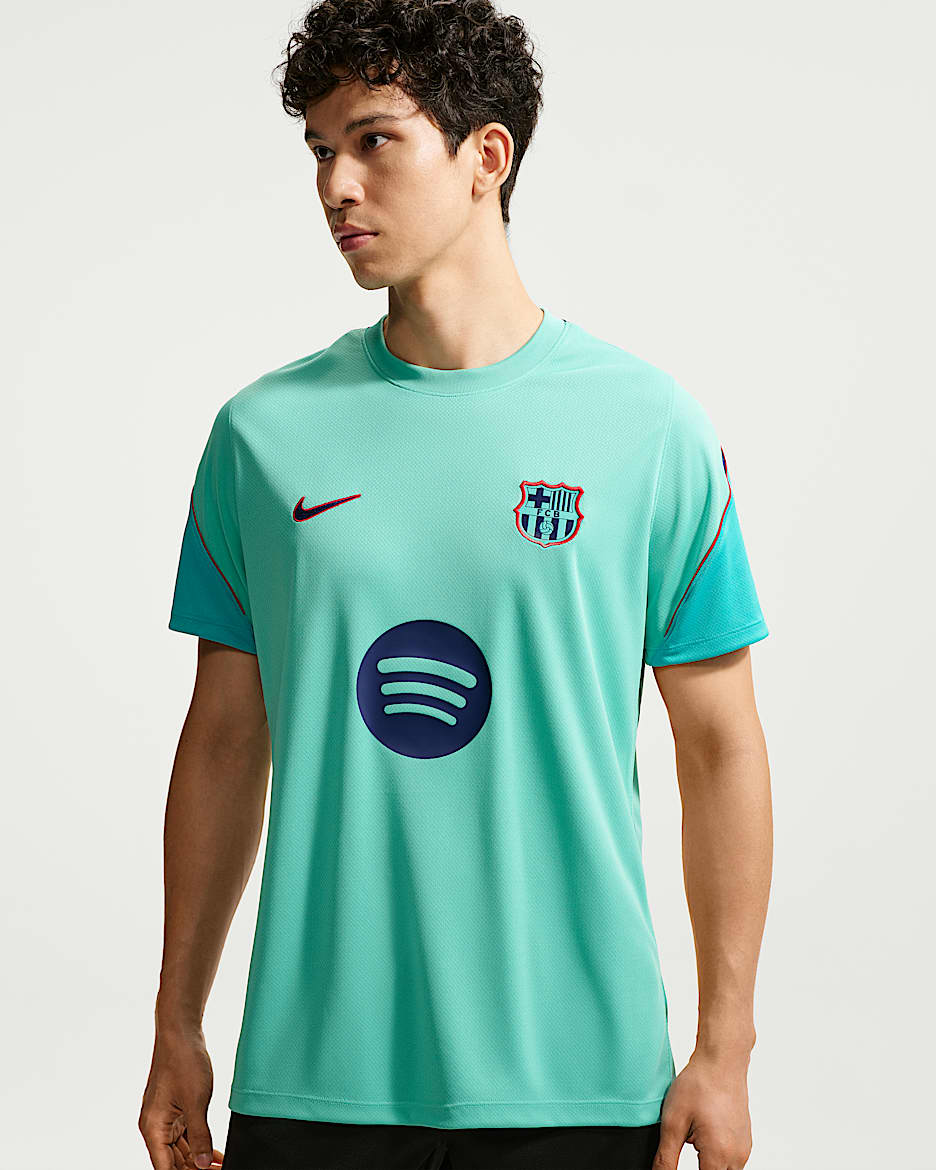 巴萨（巴塞罗那足球俱乐部）Strike Third Nike Dri-FIT 男子速干短袖足球上衣 - 霜绿/仙人掌绿/宝蓝/宝蓝