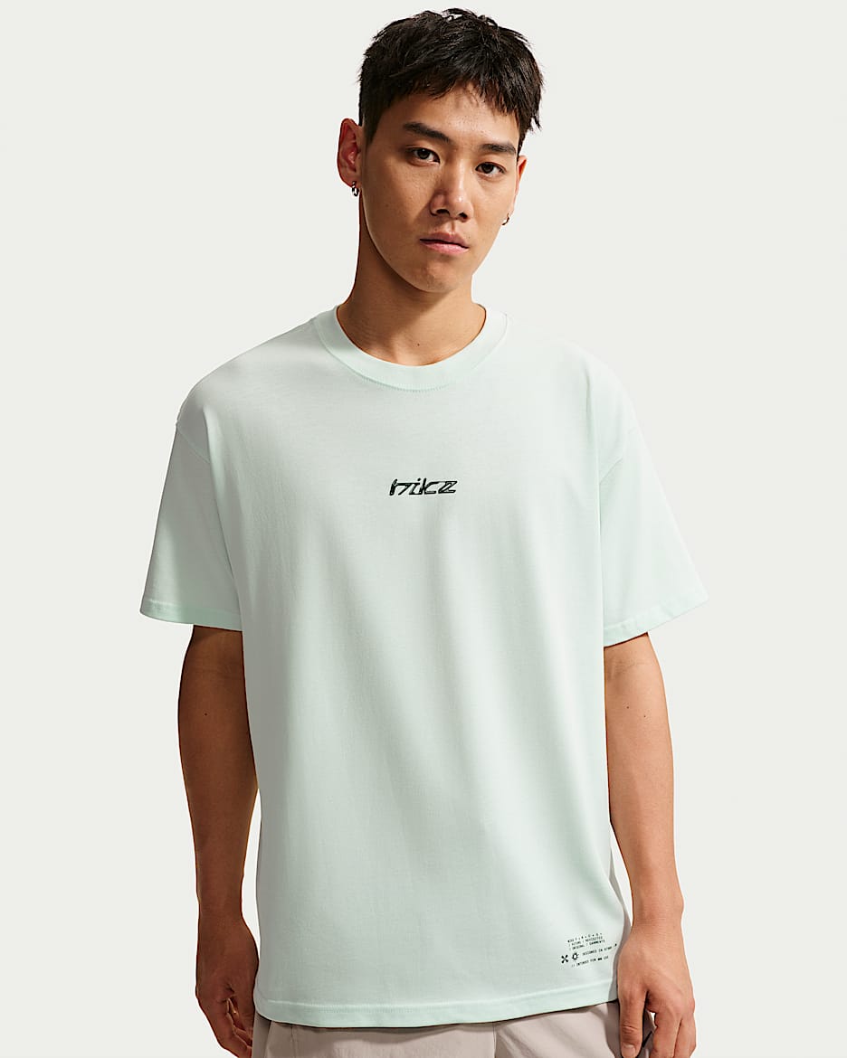 Nike Sportswear 男子T恤 - 微绿