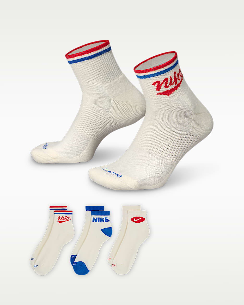 Nike Everyday Plus 速干运动短袜（3 双） - 多色