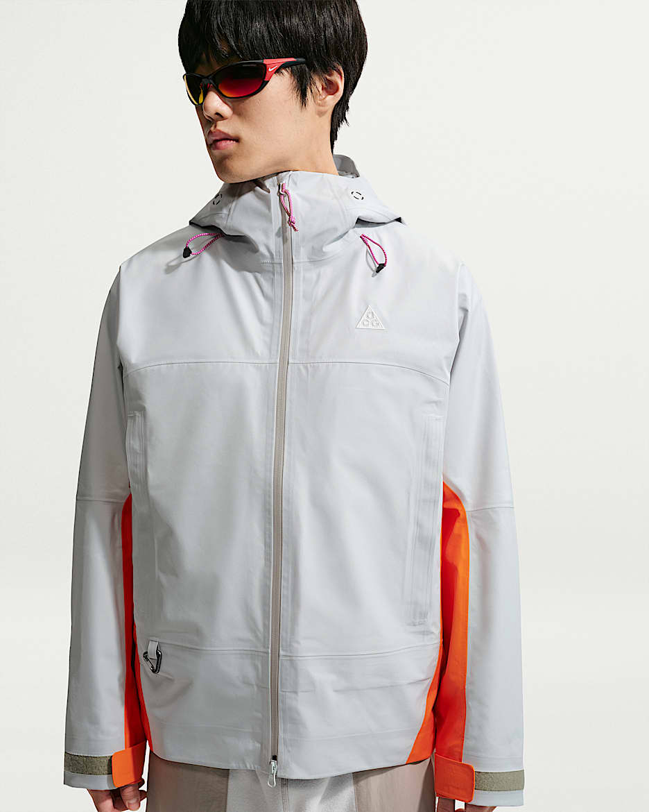 Nike ACG "Misery Ridge" Storm-FIT ADV GORE-TEX 3L 男/女防风防水夹克硬壳冲锋衣 - 尘光子色/安全橙/山峰白