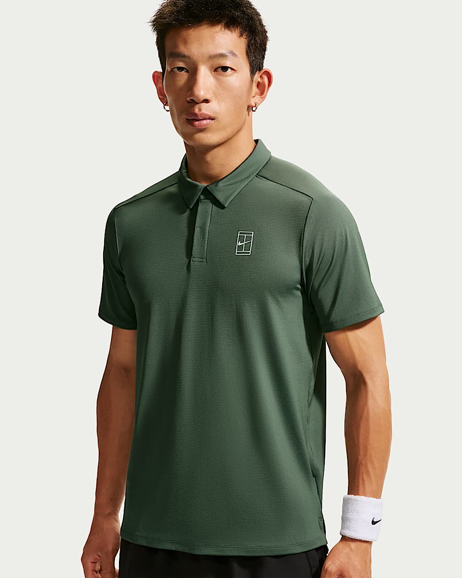 NikeCourt Advantage Dri-FIT 男子速干网球翻领短袖T恤 - 迷彩绿/静谧黄瓜绿