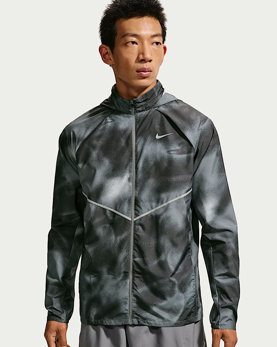 Nike Miler Repel 男子拒水跑步夹克防晒衣皮肤衣 - 黑/烟灰