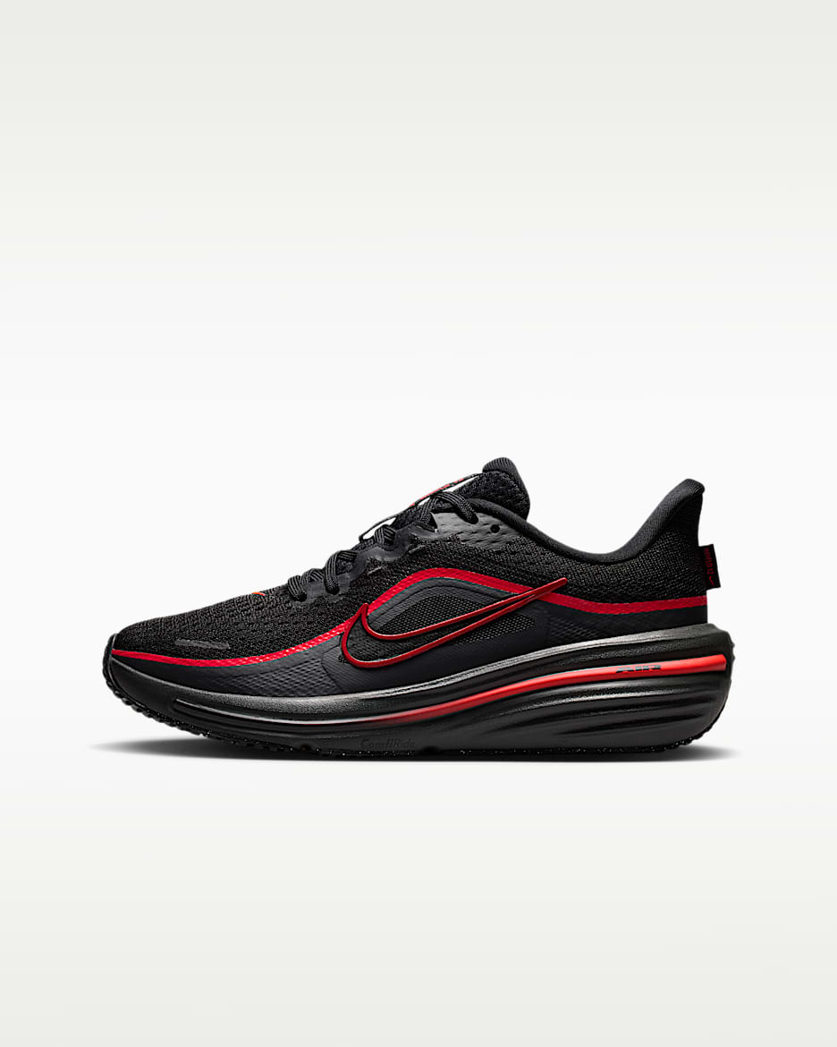 Nike Winflo 12 大童公路跑步鞋 - 黑/轨道红/暗烟灰/黑