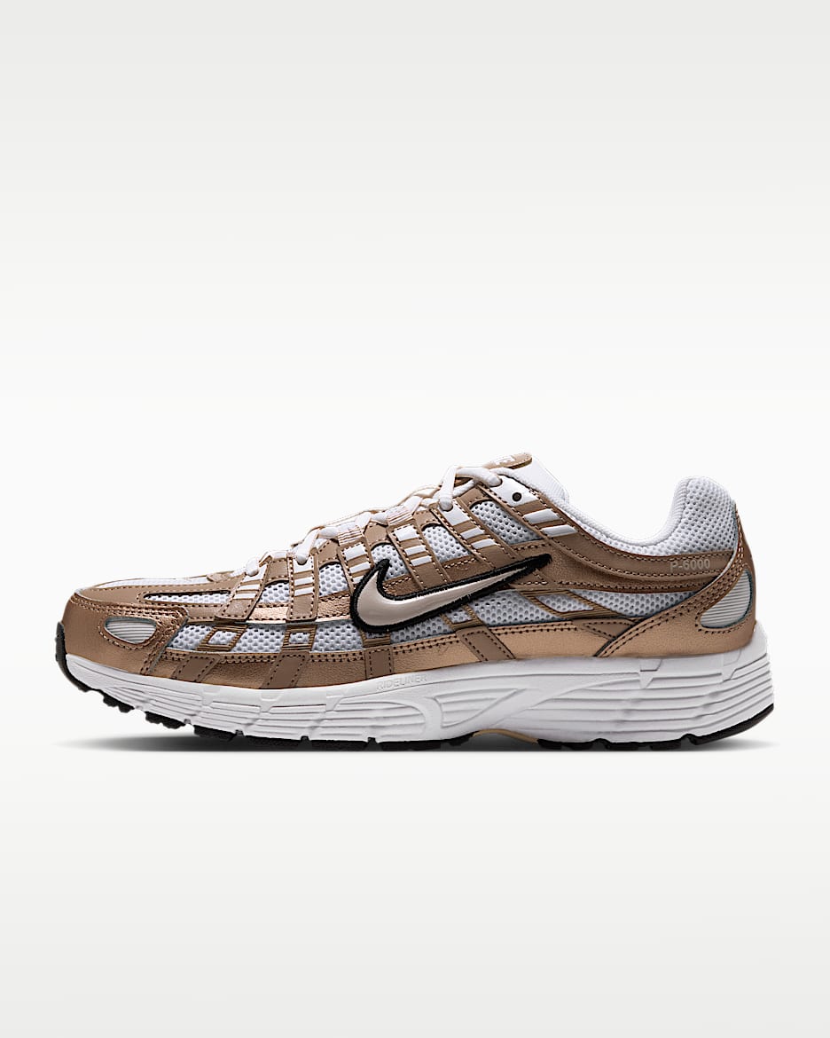 Nike P-6000 女子运动鞋 - 白色/朦胧金/黑/沙堆白