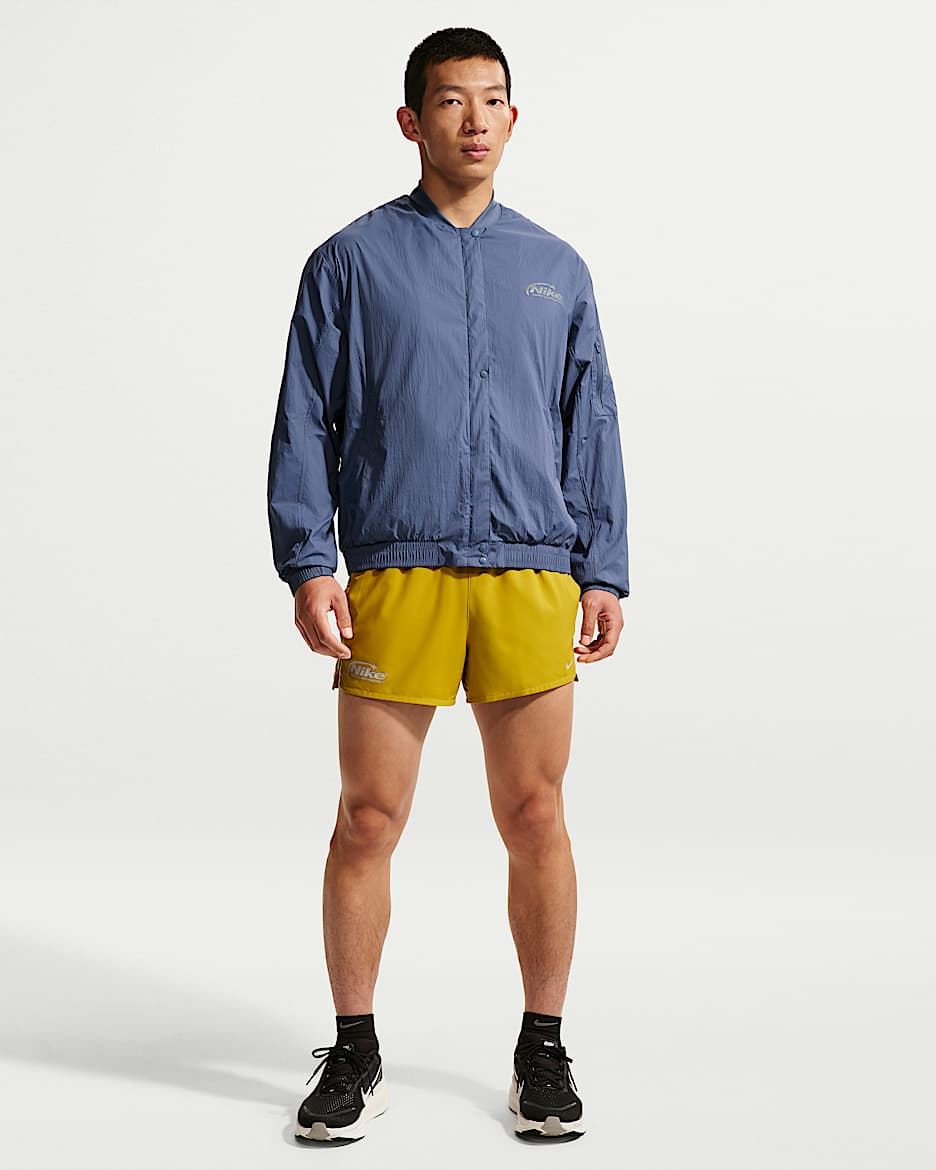 Nike Dri-FIT 男子速干跑步短裤（含衬裤） - 泥煤苔黄/中灰/黑